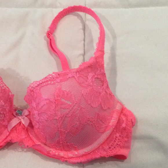 Victorias Secret pink lace bra, 32B. - Picture 2 of 3